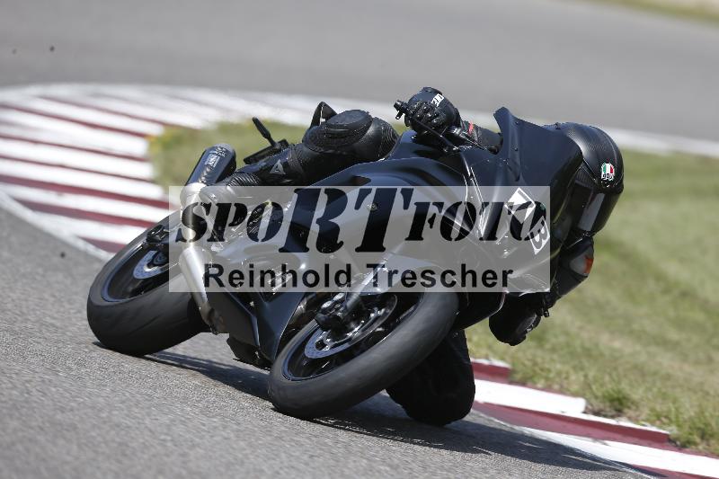 /Archiv-2025/49 26.08.2025 Cornu Master School ADR/gruen-vert/73